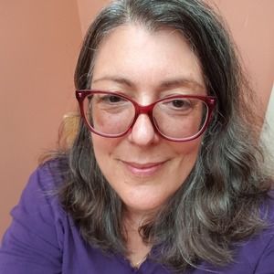 Meet your Posher, Caroline